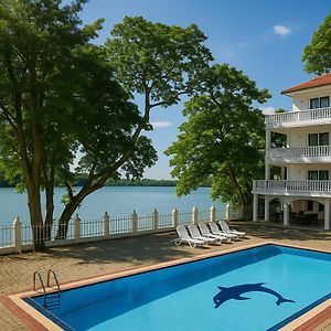 Centauria Lake Resort